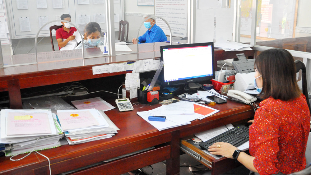 Tiếp nhận trả kết quả hồ sơ tại Bộ phận Một cửa UBND huyện Cát Tiên