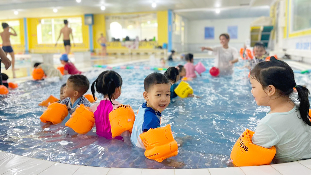 Dạy bơi cho trẻ là một cách hữu hiệu để phòng chống đuối nước
