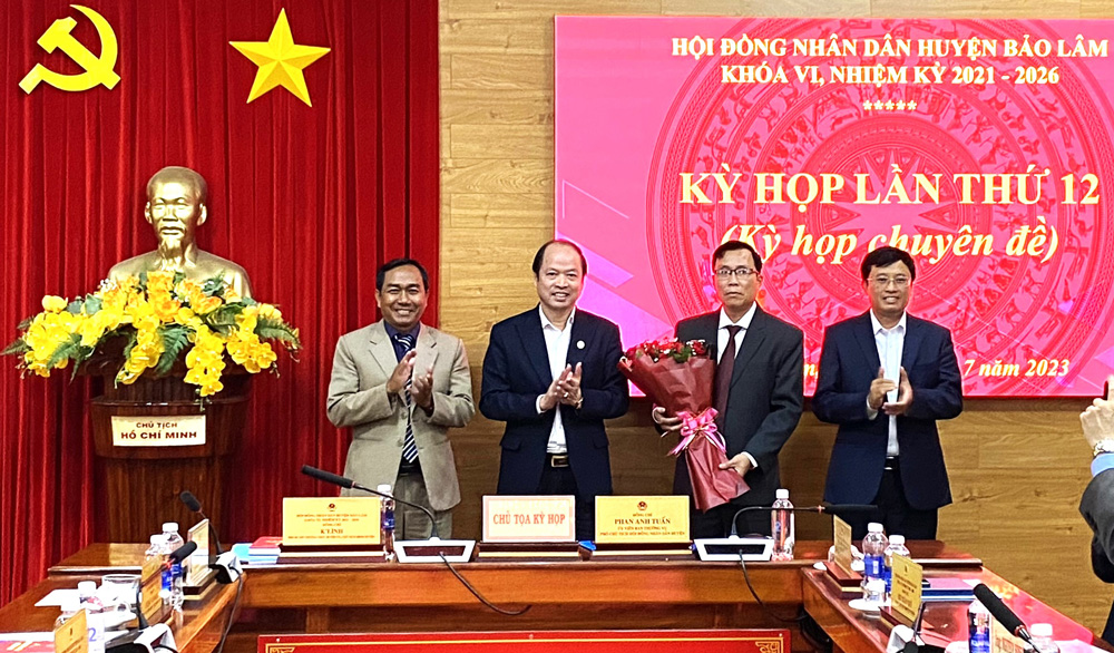 Ông Trịnh Văn Thảo được bầu giữ chức Phó Chủ tịch UBND huyện Bảo Lâm
