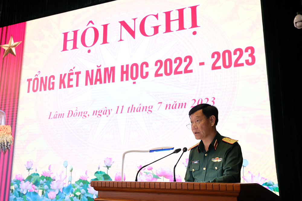 Thiếu tướng Đỗ Minh Xương – Giám đốc Học viện phát biểu kết luận hội nghị