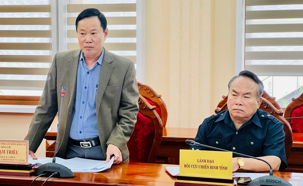 Đồng chí Phạm Triều – Chủ tịch Ủy ban MTTQ tỉnh phát biểu