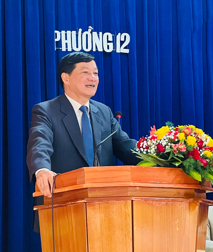 Bí thư Tỉnh uỷ, Chủ tịch HĐND tỉnh Lâm Đồng Trần Đức Quận ghi nhận ý kiến kiến nghị của cử tri