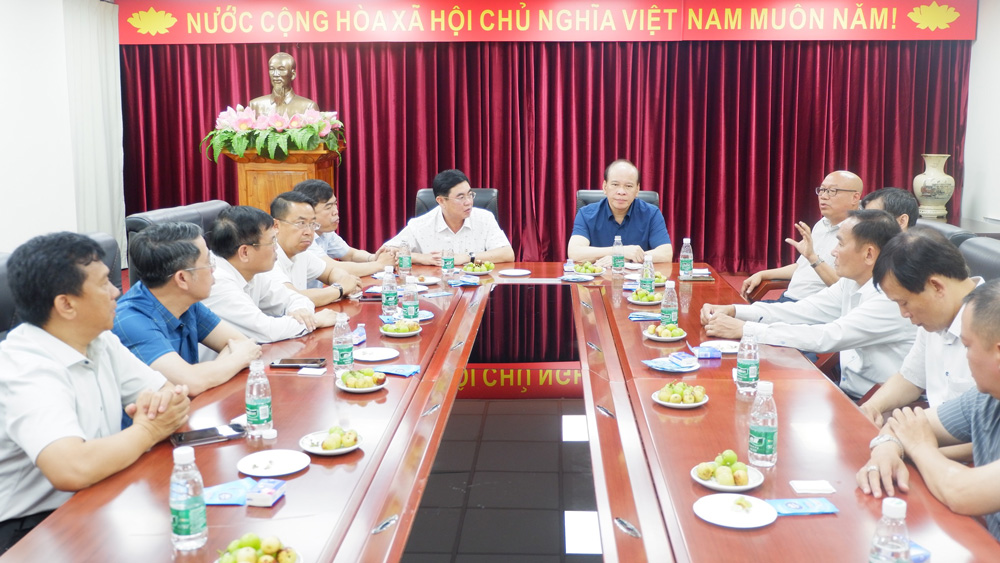 Đoàn công tác tỉnh Lâm Đồng làm việc với Tổng Lãnh sự quán Việt Nam tại Quảng Châu