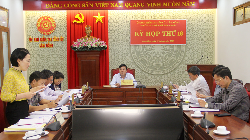 Kỷ luật khiển trách nguyên Cục trưởng Cục Thi hành án dân sự tỉnh Lâm Đồng