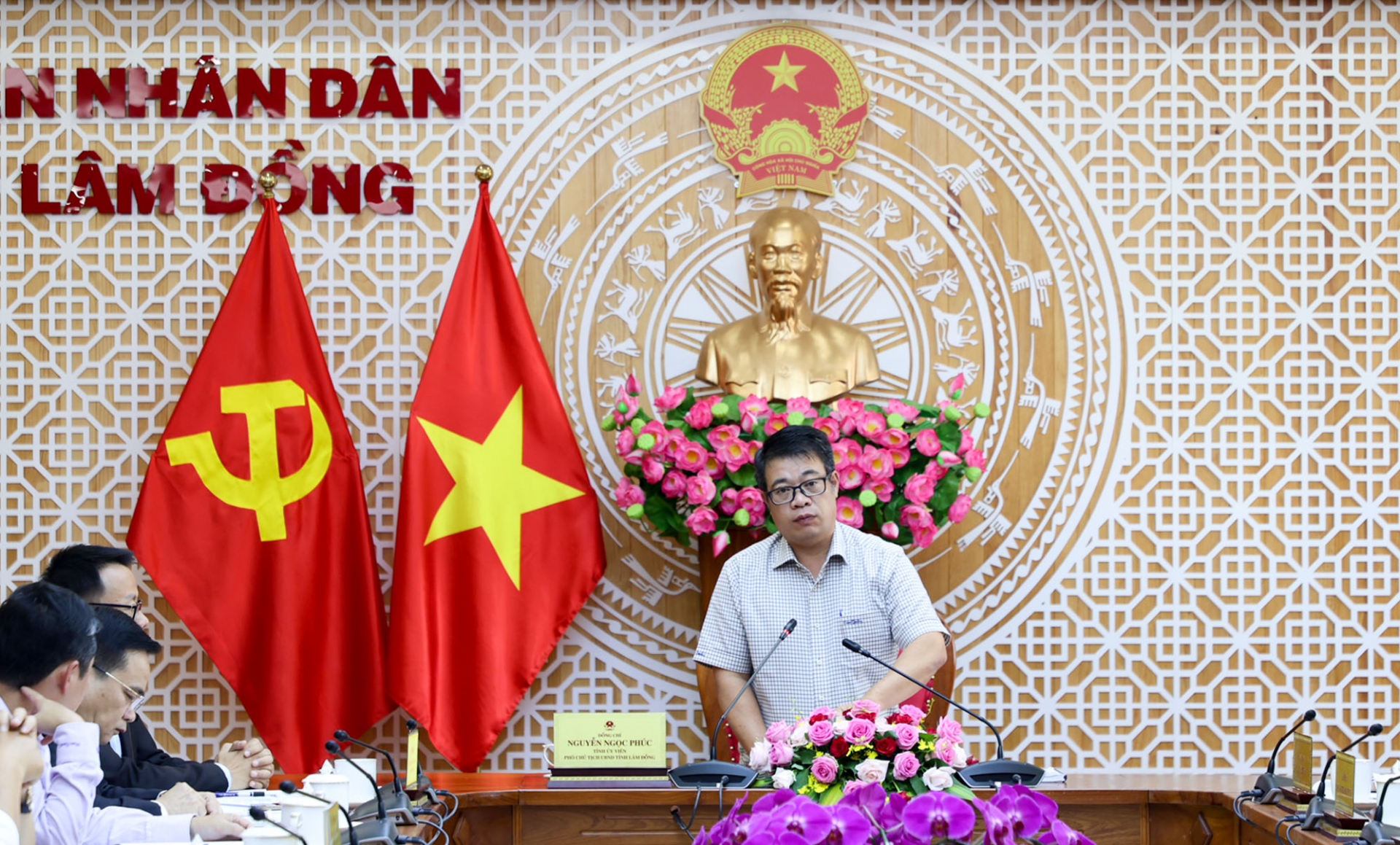 -	Phó Chủ tịch UBND tỉnh Lâm Đồng Nguyễn Ngọc Phúc chủ trì buổi làm việc với Ban Quản lý KDLQG hồ Tuyền Lâm