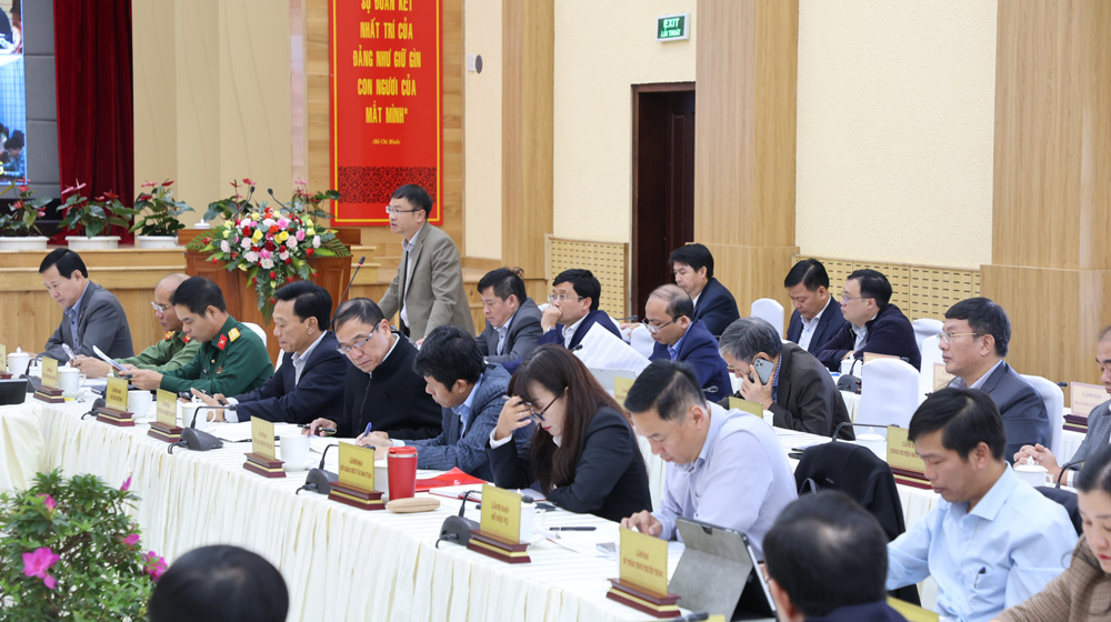 Ông Đặng Quang Tú - Chủ tịch UBND thành phố Đà Lạt đề xuất chủ trương tìm nguồn đất bố trí tái định cư