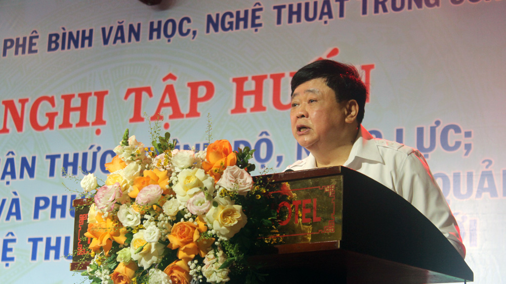 Đồng chí Nguyễn Thế Kỷ phát biểu khai mạc hội nghị