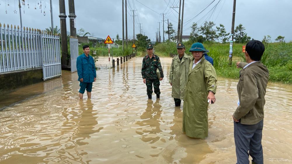 LLVT tỉnh hỗ trợ Nhân dân khắc phục hậu quả mưa bão, lũ lụt