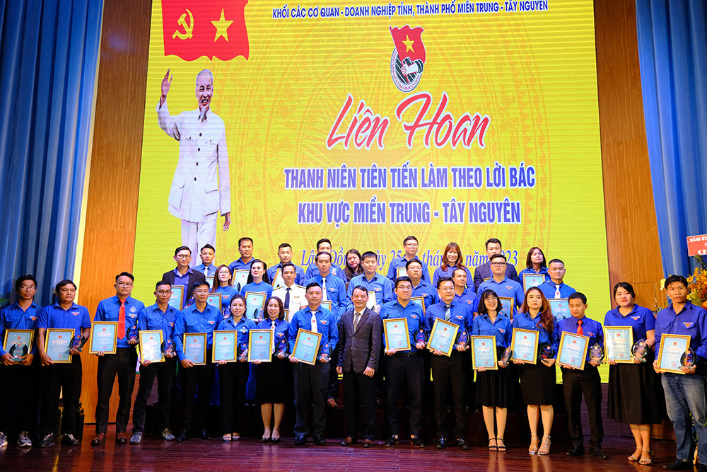 35 cá nhân đạt thành tích xuất sắc trong phong trào học tập và làm theo tư tưởng, đạo đức, phong cách Hồ Chí Minh