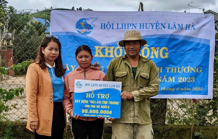 Hội Liên hiệp Phụ nữ huyện Lâm Hà hỗ trợ xây dựng mái ấm tình thương cho chị K’Mơ