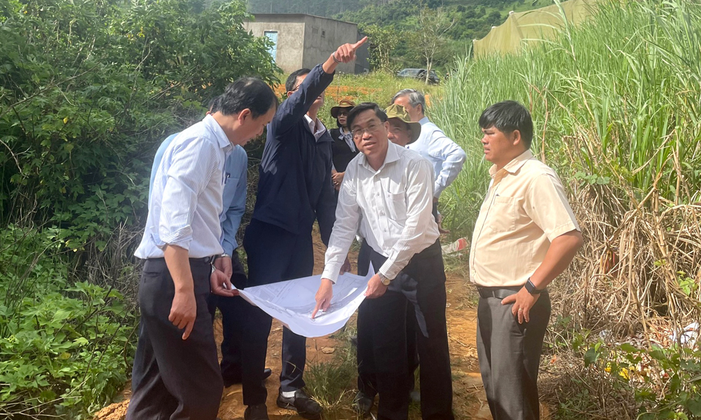 : Phó Chủ tịch UBND tỉnh Lâm Đồng Võ Ngọc Hiệp cùng đoàn công tác kiểm tra tiến độ tại Dự án Hồ chứa nước KaZam