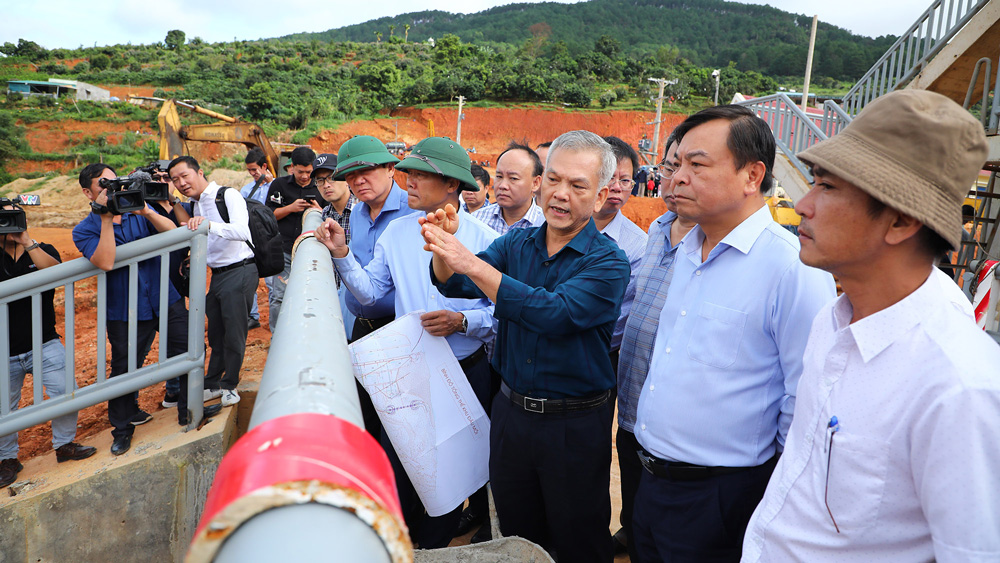 PGS. TS Phạm Hữu Sy báo cáo kết cấu địa chất và nguyên nhân theo nhận định ban đầu tại công trình hồ chứa nước Đông Thanh