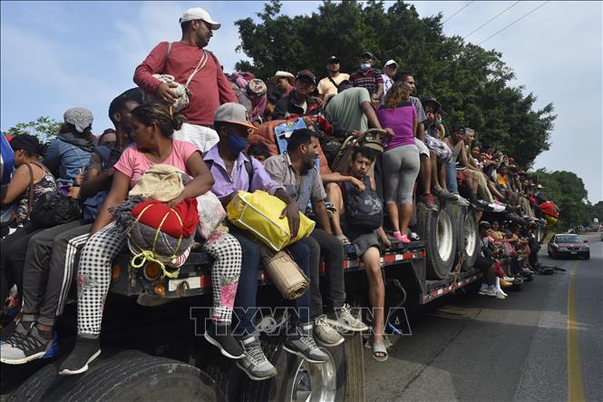 Người di cư di chuyển tới Nuevo Morelos, bang Veracruz, Mexico, trong hành trình tới Mỹ