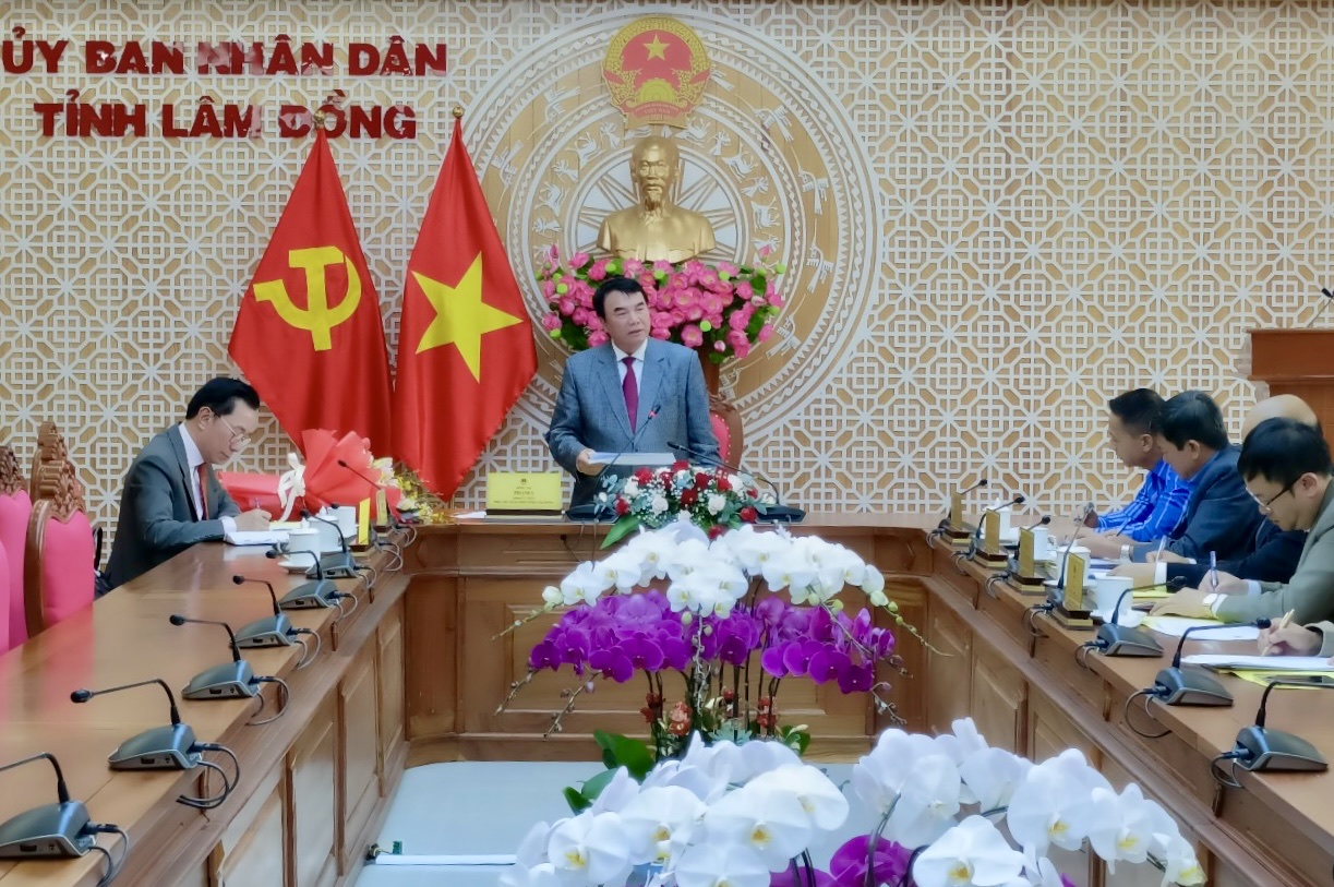 Ông Phạm S - Phó Chủ tịch UBND tỉnh phát biểu kết luận tại buổi làm việc