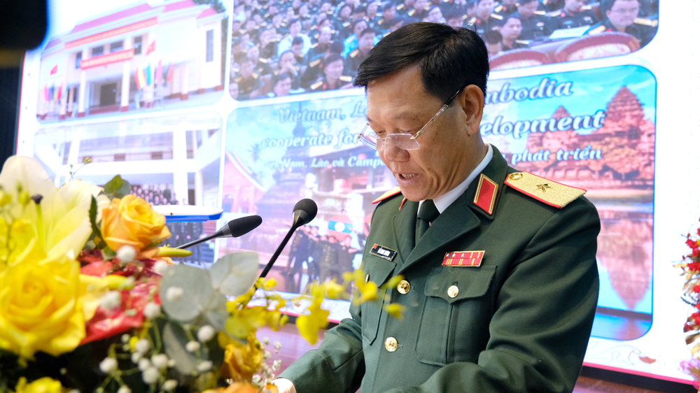 Thiếu tướng Đỗ Minh Xương - Giám đốc Học viện phát biểu tại lễ khai giảng