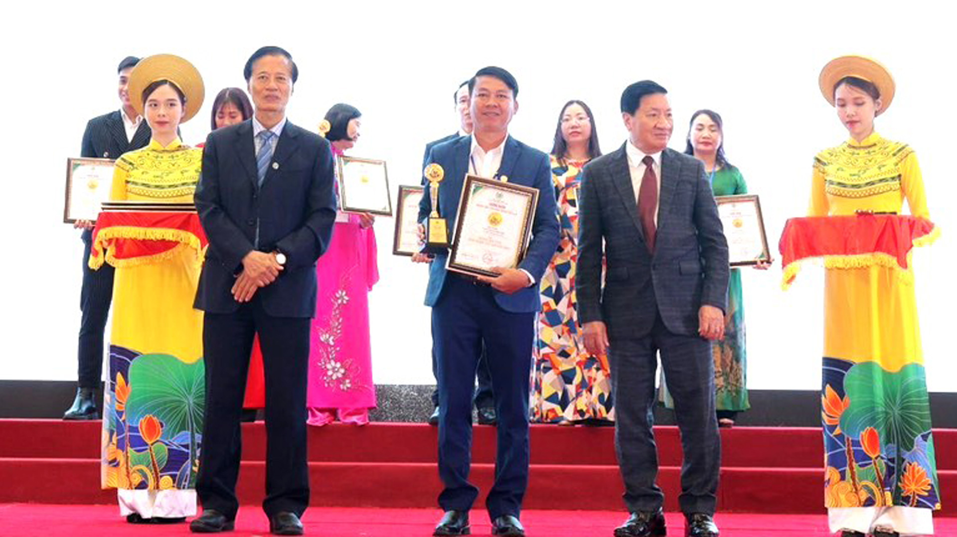 Lâm Đồng có 3 sản phẩm được tôn vinh “Thương hiệu Vàng nông nghiệp Việt Nam”