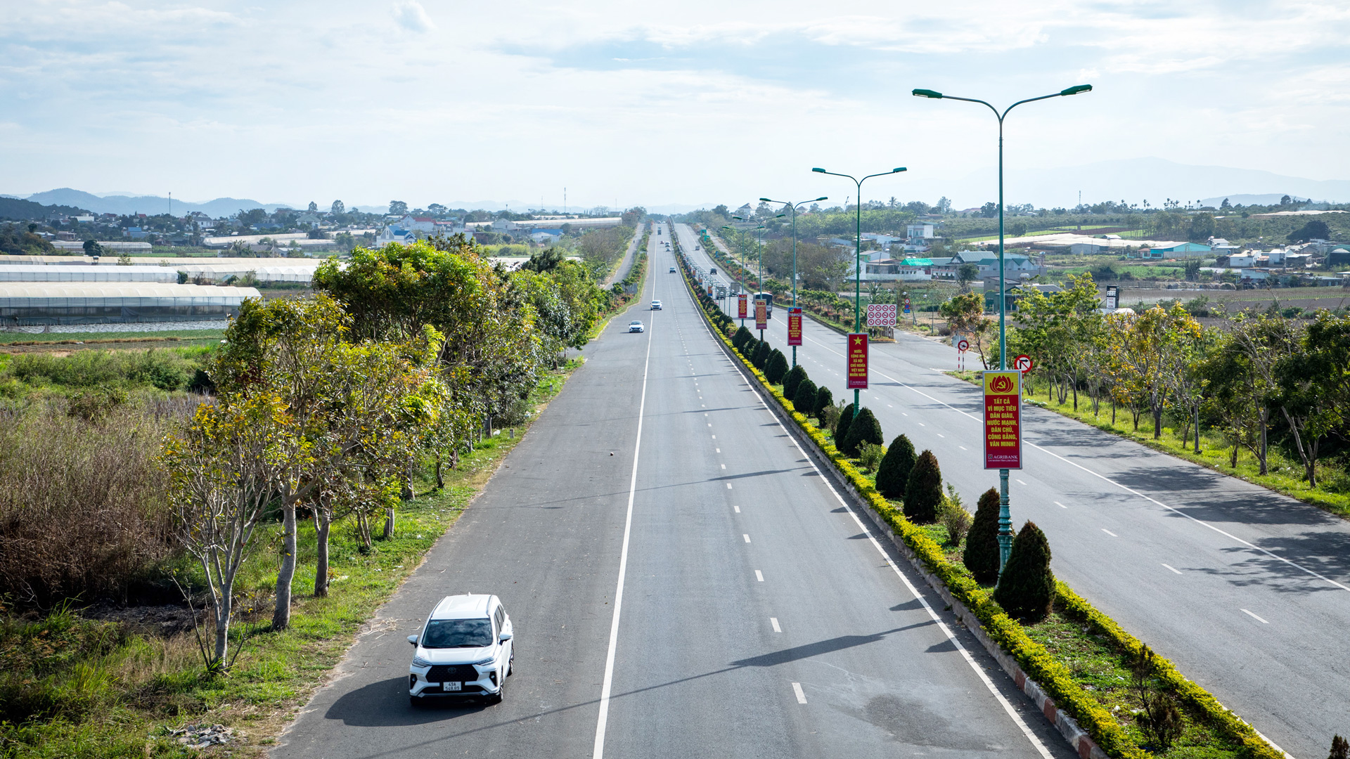 Thành lập Hội đồng thẩm định Báo cáo nghiên cứu khả thi Dự án đầu tư xây dựng đường cao tốc Tân Phú - Bảo Lộc