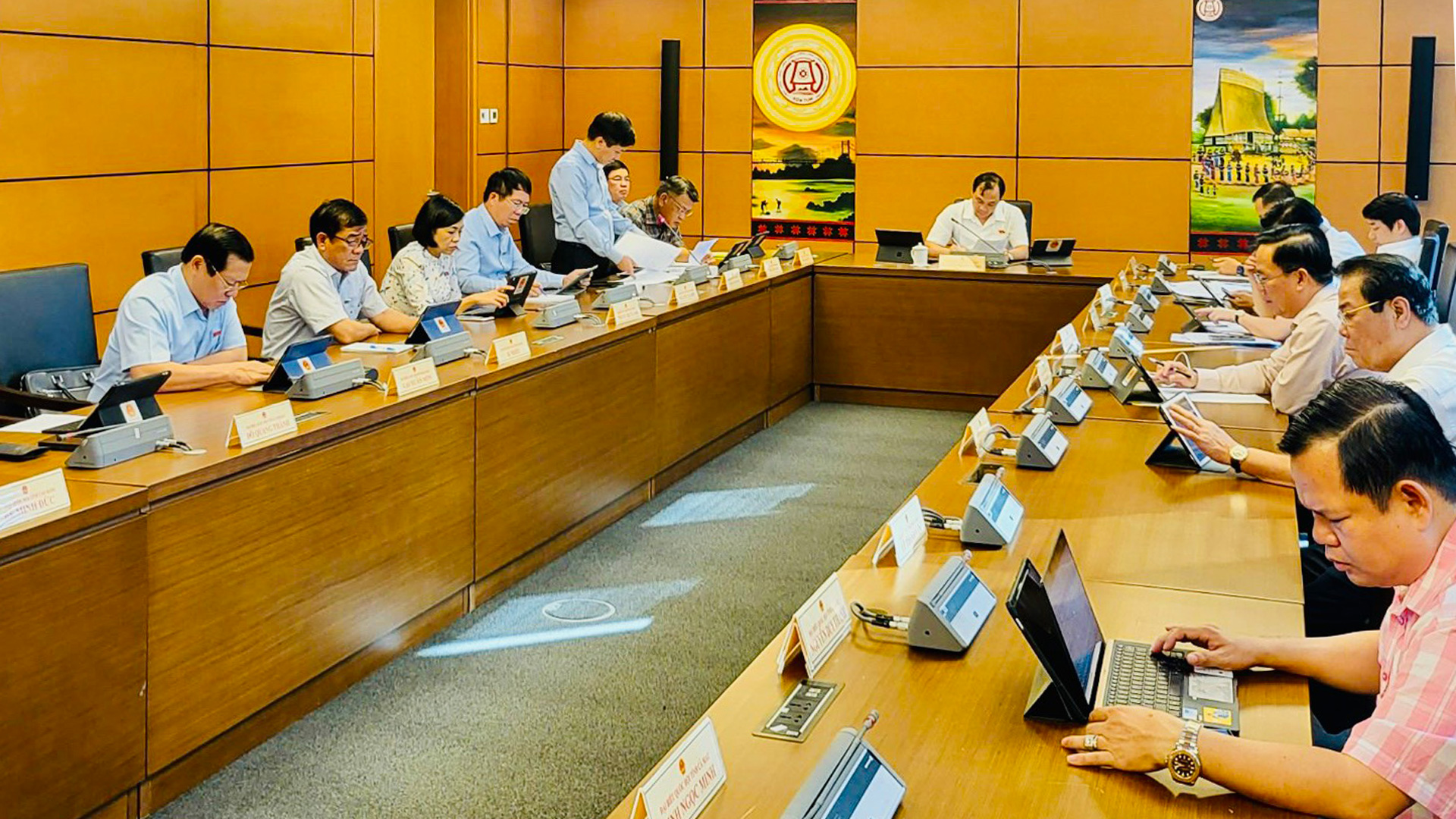 Đoàn Đại biểu Quốc hội Lâm Đồng góp ý Luật Bảo hiểm xã hội (sửa đổi)