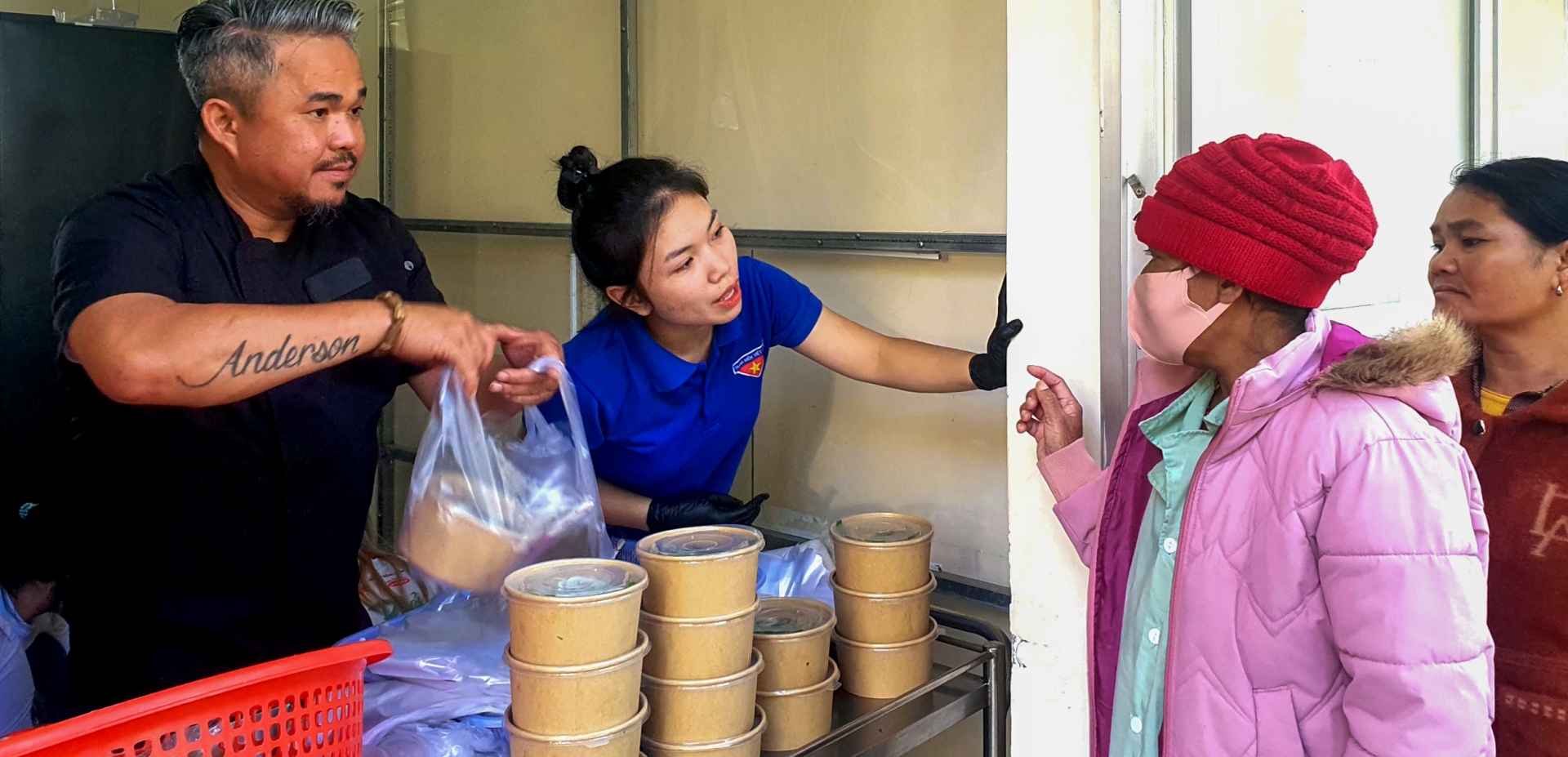 Nấu 3.000 tô phở miễn phí tặng bệnh nhân tại Bệnh viện Đa khoa Lâm Đồng