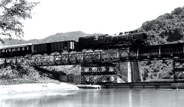 Đường xe lửa Đà Lạt - Tháp Chàm năm 1953.