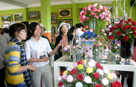 Các đoàn Famtrip đến tham quan khu trưng bày của Công ty cổ phần Công nghệ sinh học Rừng Hoa (Đà Lạt)