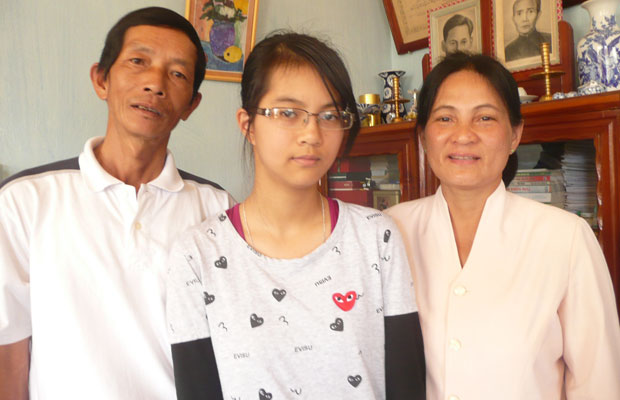 Nguyễn Thị Ngọc Yến cùng bố mẹ