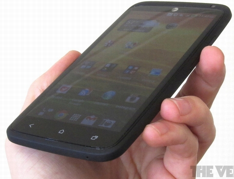 Galaxy S4 lại có đối thủ mới từ HTC?