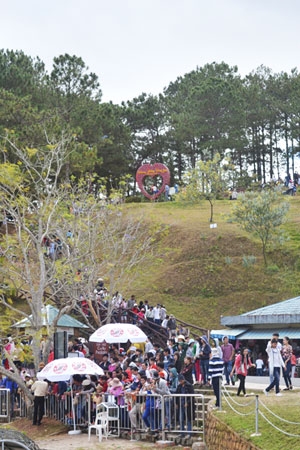 Riêng ngày mồng 5 Tết, Khu du lịch Thung lũng Tỉnh yêu đón hơn 15 ngàn khách