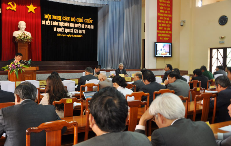 Đồng chí Huỳnh Đức Hoà - Bí thư Tỉnh uỷ, Chủ tịch HĐND tỉnh phát biểu kết luận hội nghị