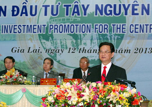 Thủ tướng Nguyễn Tấn Dũng phát biểu chỉ đạo Hội nghị xúc tiến đầu tư Tây Nguyên, lần thứ 2. Ảnh VGP/Nhật Bắc