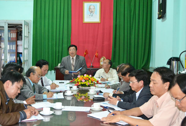 Đồng chí Huỳnh Đức Hòa - Bí thư Tỉnh ủy, Chủ tịch HĐND tỉnh phát biểu chỉ đạo tại buổi làm việc