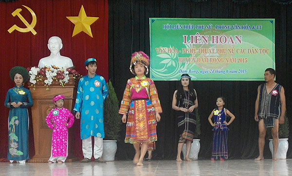 Liên hoan văn hóa nghệ thuật phụ nữ các dân tộc Đam Rông năm 2015
