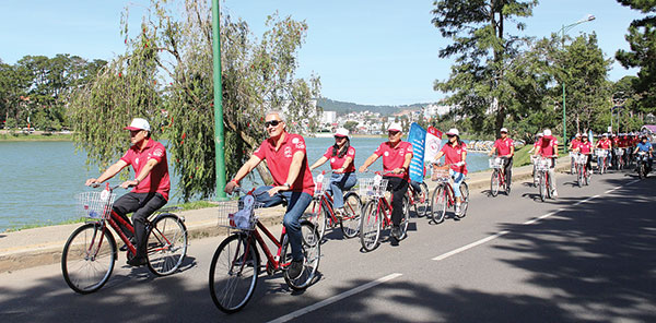 Đạp xe gây Quỹ Bảo trợ trẻ em tại Đà Lạt