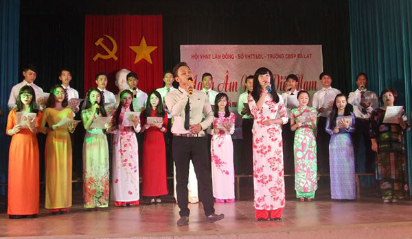 Hát mừng ngày Âm nhạc Việt Nam