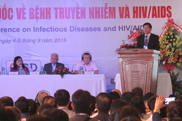 800 đại biểu tham dự Hội nghị khoa học toàn quốc về bệnh truyền nhiễm và HIV/AIDS năm 2015