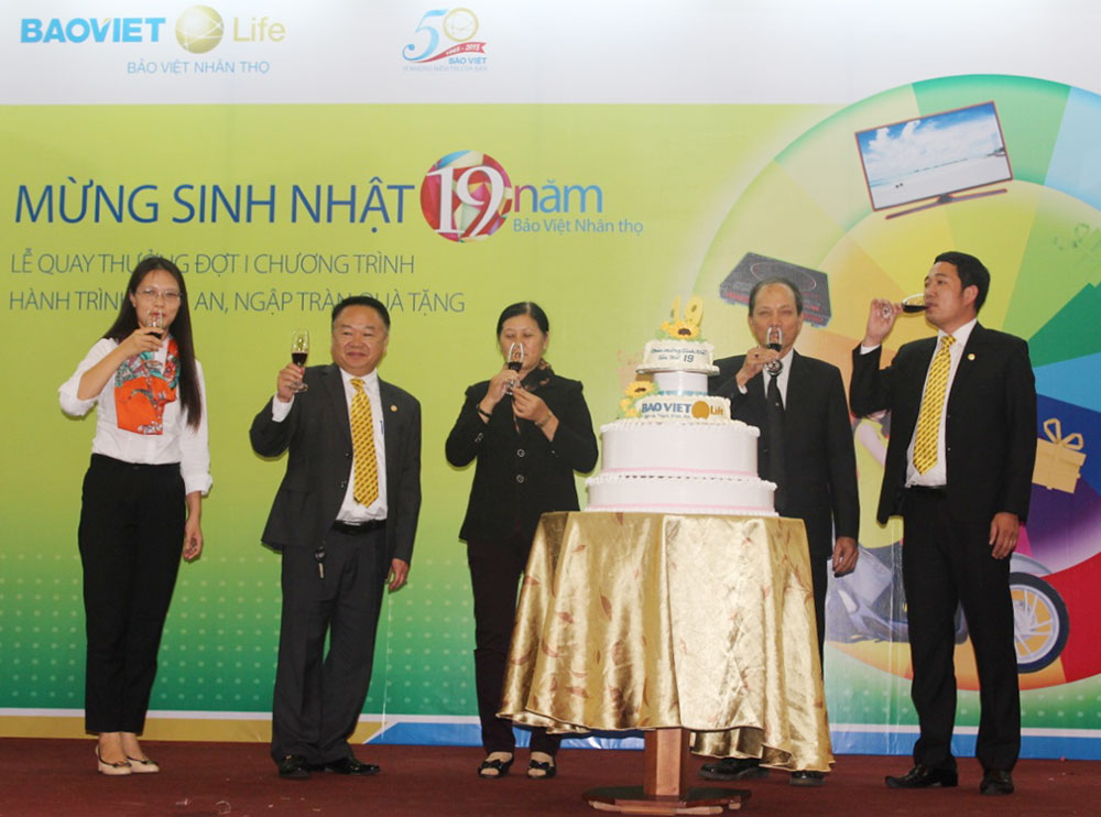 Công ty Bảo Việt nhân thọ Lâm Đồng làm công tác từ thiện xã hội trên 2 tỷ đồng