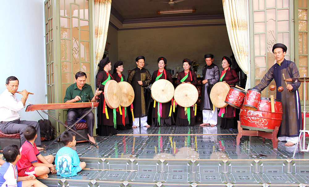 Một buổi tập của CLB quan họ Hội đồng hương Bắc Ninh tại Lâm Hà