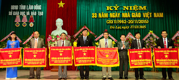 Ngành Giáo dục kỷ niệm 33 năm Ngày Nhà giáo Việt Nam