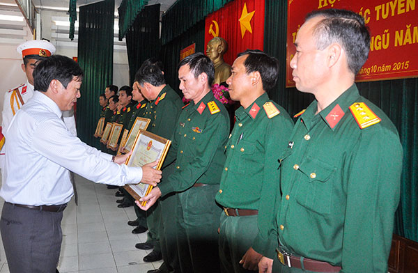 Năm 2015, huyện Lâm Hà được Chủ tịch UBND tỉnh tặng Bằng khen về thành tích tuyển quân