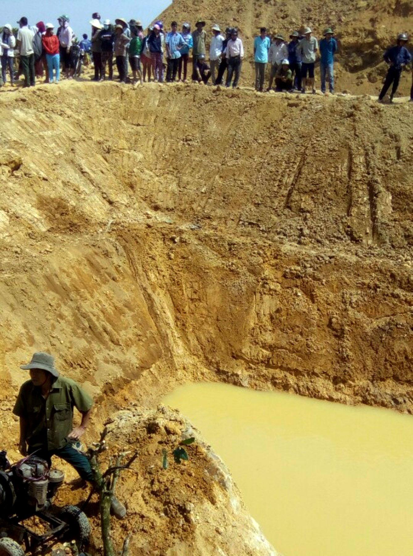 Bảo Lộc: Tưới cà phê, hai vợ chồng bị đuối nước