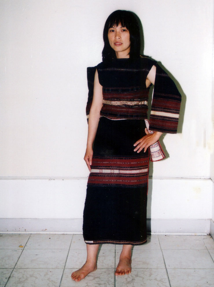 Trang phục của phụ nữ Ba Na (Gia Lai)
