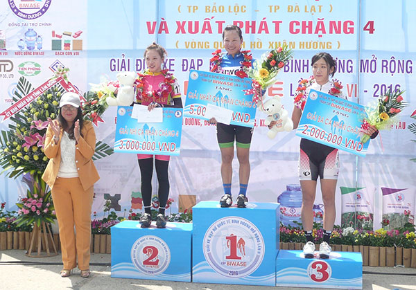 Đua xe đạp nữ quanh hồ Xuân Hương - Đà Lạt