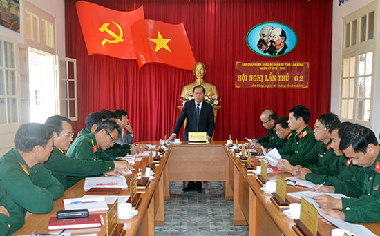 Đồng chí Nguyễn Xuân Tiến - UVTW Đảng, Bí thư Tỉnh ủy, Bí thư Đảng ủy Quân sự tỉnh điều hành phiên họp BCH Đảng bộ Quân sự tỉnh