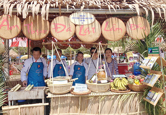 Bánh khúc của Lâm Đồng đoạt Huy chương Vàng tại Lễ hội Bánh dân gian Nam bộ