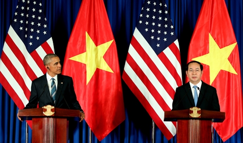 Chủ tịch nước Trần Đại Quang và Tổng thống Barack Obama đồng chủ trì họp báo quốc tế thông báo về kết quả hội đàm giữa hai bên - Ảnh: VGP/Hải Minh Nhân chuyến thăm, tại cuộc gặp giữa hai nhà lãnh đạo vào ngày 23/5/2016, Việt Nam và Hoa Kỳ đã thông qua Tuyên bố chung này.