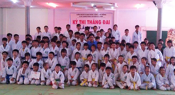 Karate đến với học sinh Di Linh
