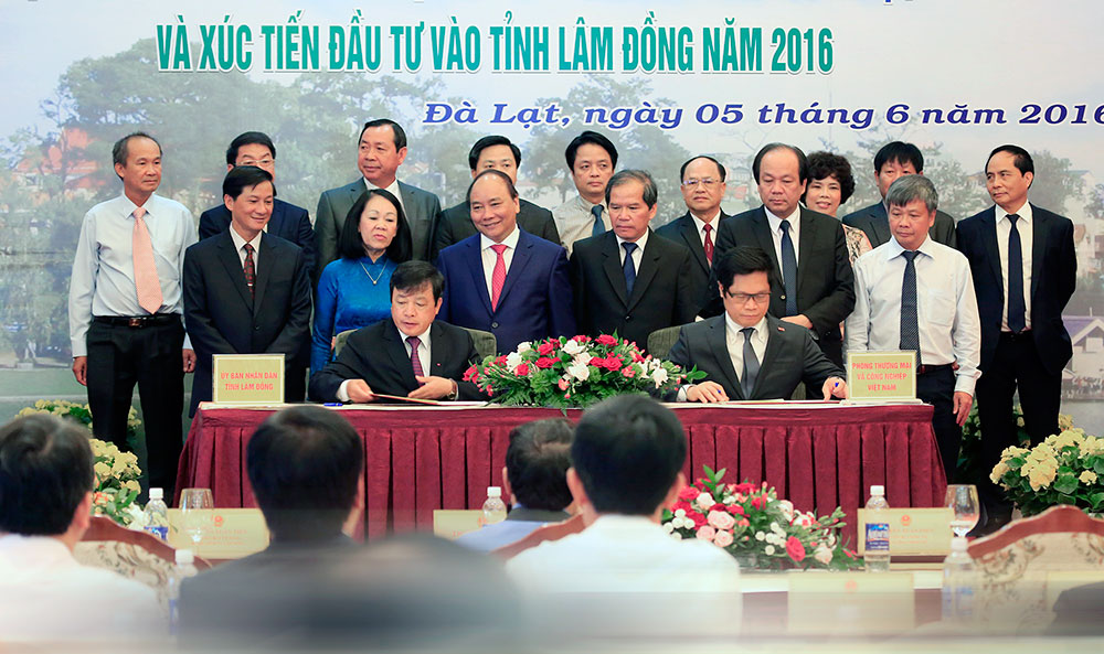 Chủ tịch UBND tỉnh ký kết hợp tác với Phòng Thương mại - Công nghiệp Việt Nam