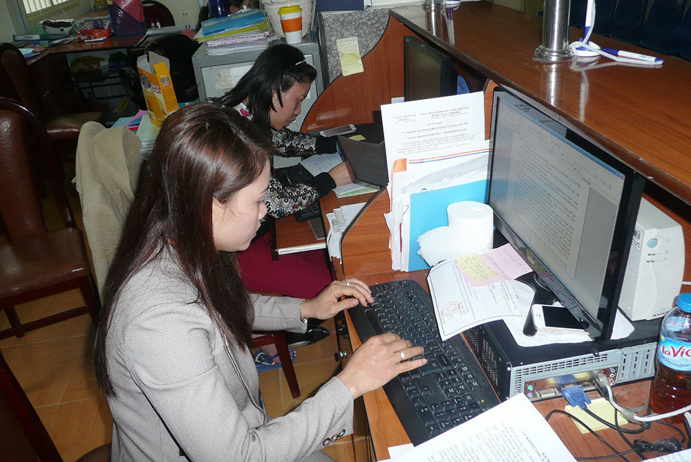 Sử dụng máy tính trong luân chuyển hồ sơ tại UBND phường 2 - Đà Lạt