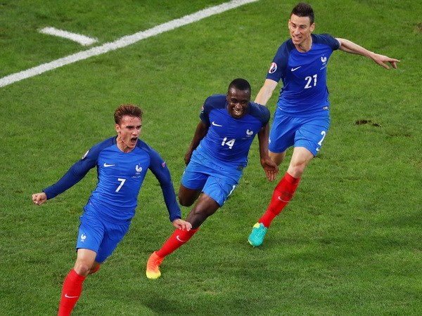 Tuyển Pháp vào vòng 1/8: Điều tuyệt vời dành cho phút cuối