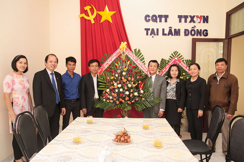 Lãnh đạo tỉnh thăm và chúc mừng Văn phòng đại diện Thông tấn xã Việt Nam